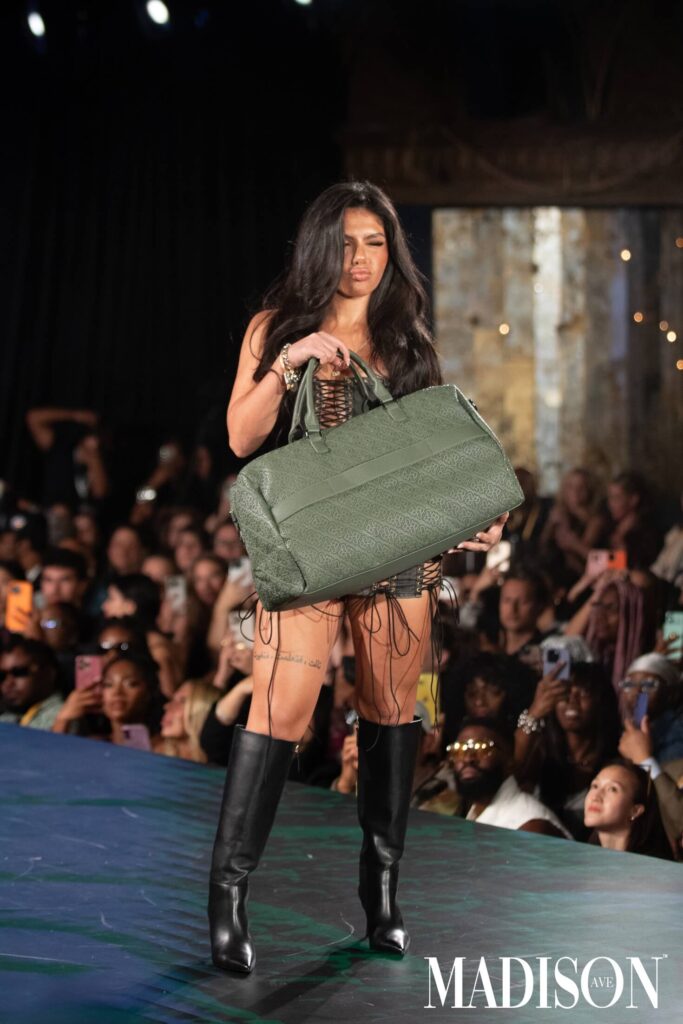 Close look at the RR22 green duffel during the walk